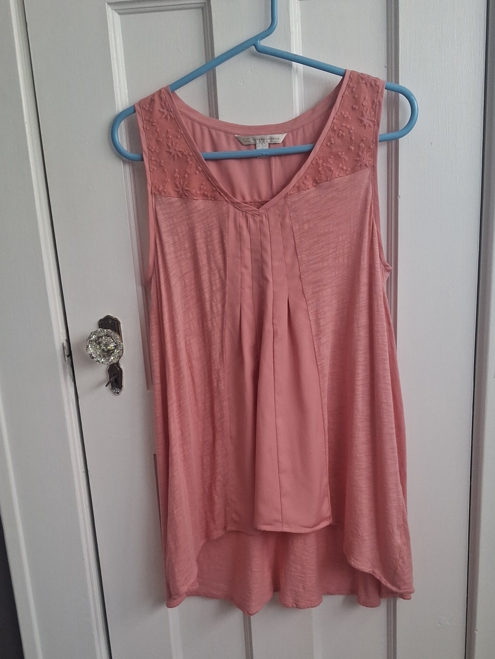 Sleeveless Pink Pleated V-Neck Top - Unbranded